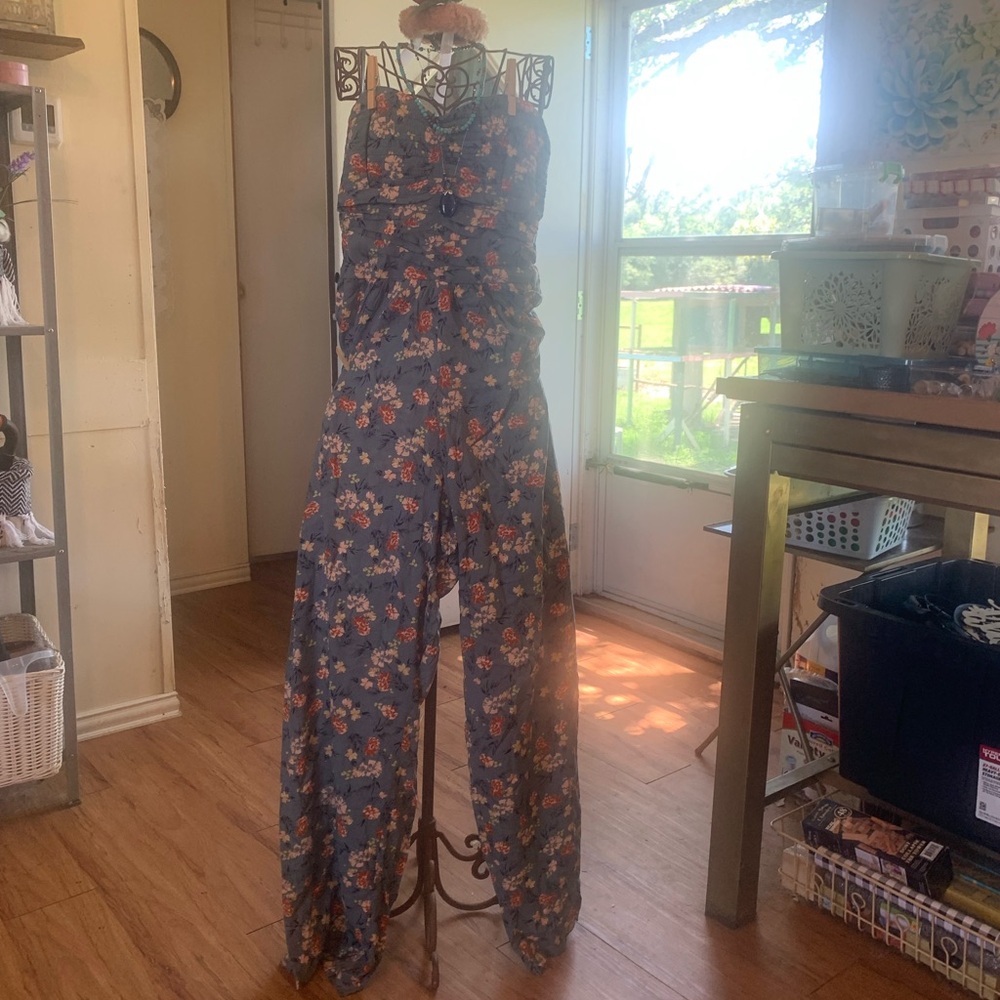 Band Of Gypsies blue floral jumpsuit size M NWT